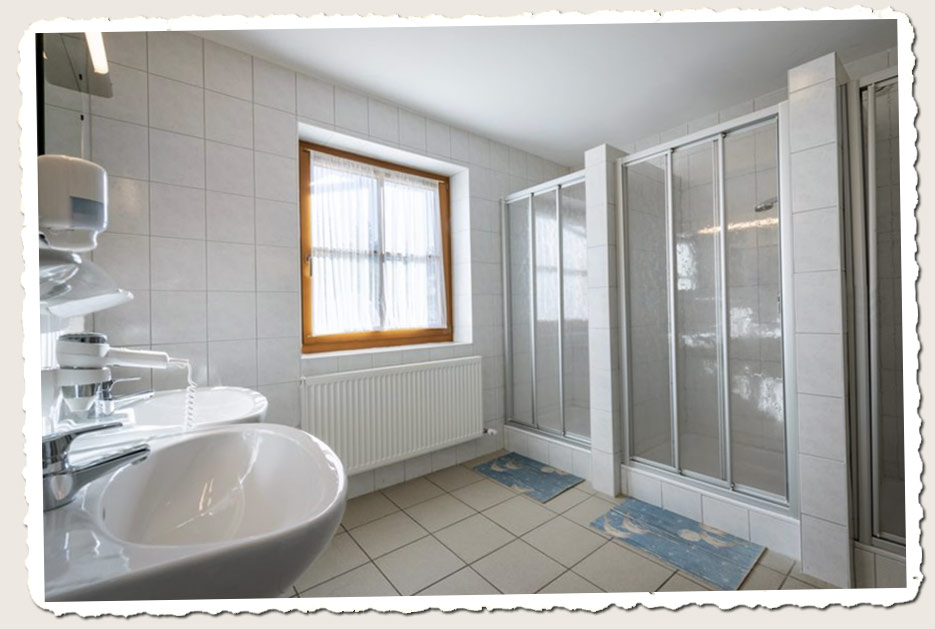 Hecherhaus unterkunft accomodation bathroom badezimmer